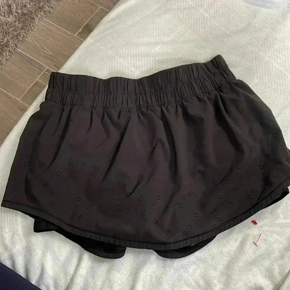 Lululemon Run: breezy by skirt laser cut 2013 - Picture 4 of 9